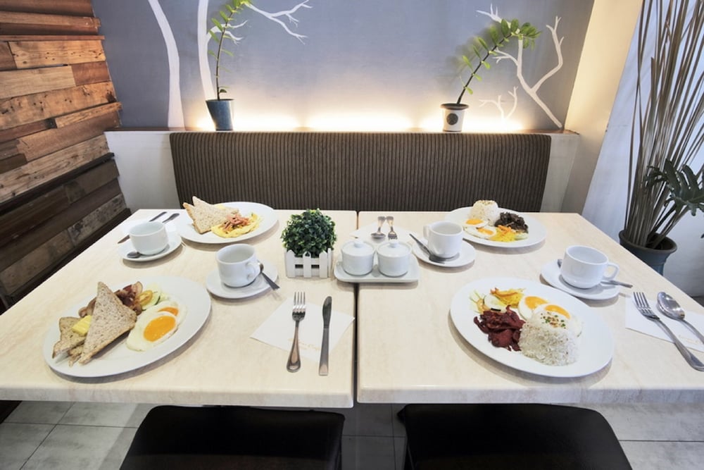 Фото Fersal Hotel Neptune Makati