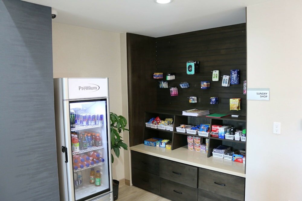 Фото Best Western Plus New Barstow Inn & Suites