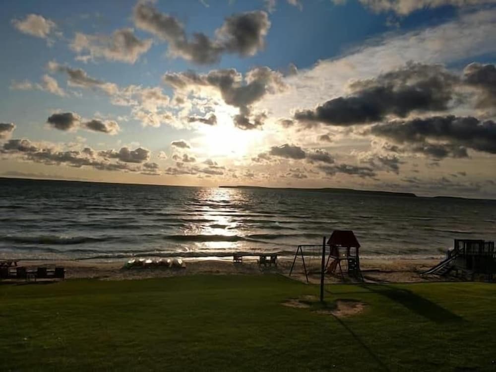 Фото Bavarian Haus Lakefront Inn