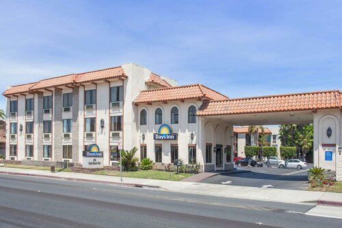 Гостиница Days Inn by Wyndham Anaheim Near the Park в Буэна-Парк