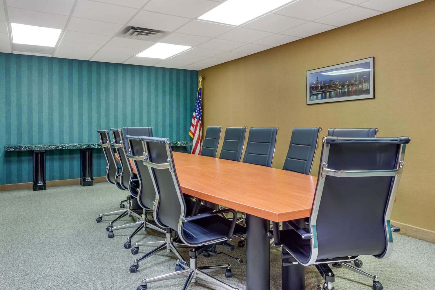 Фото Comfort Suites Oakbrook Terrace near Oakbrook Center