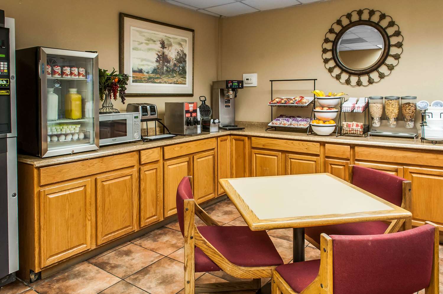 Фото Rodeway Inn East