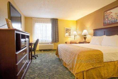 Фото Baymont by Wyndham Battle Creek/I-94