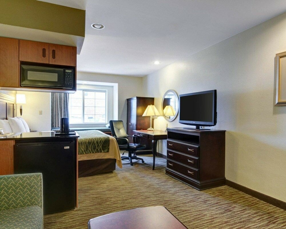 Фото Comfort Inn & Suites Airport Dulles - Gateway