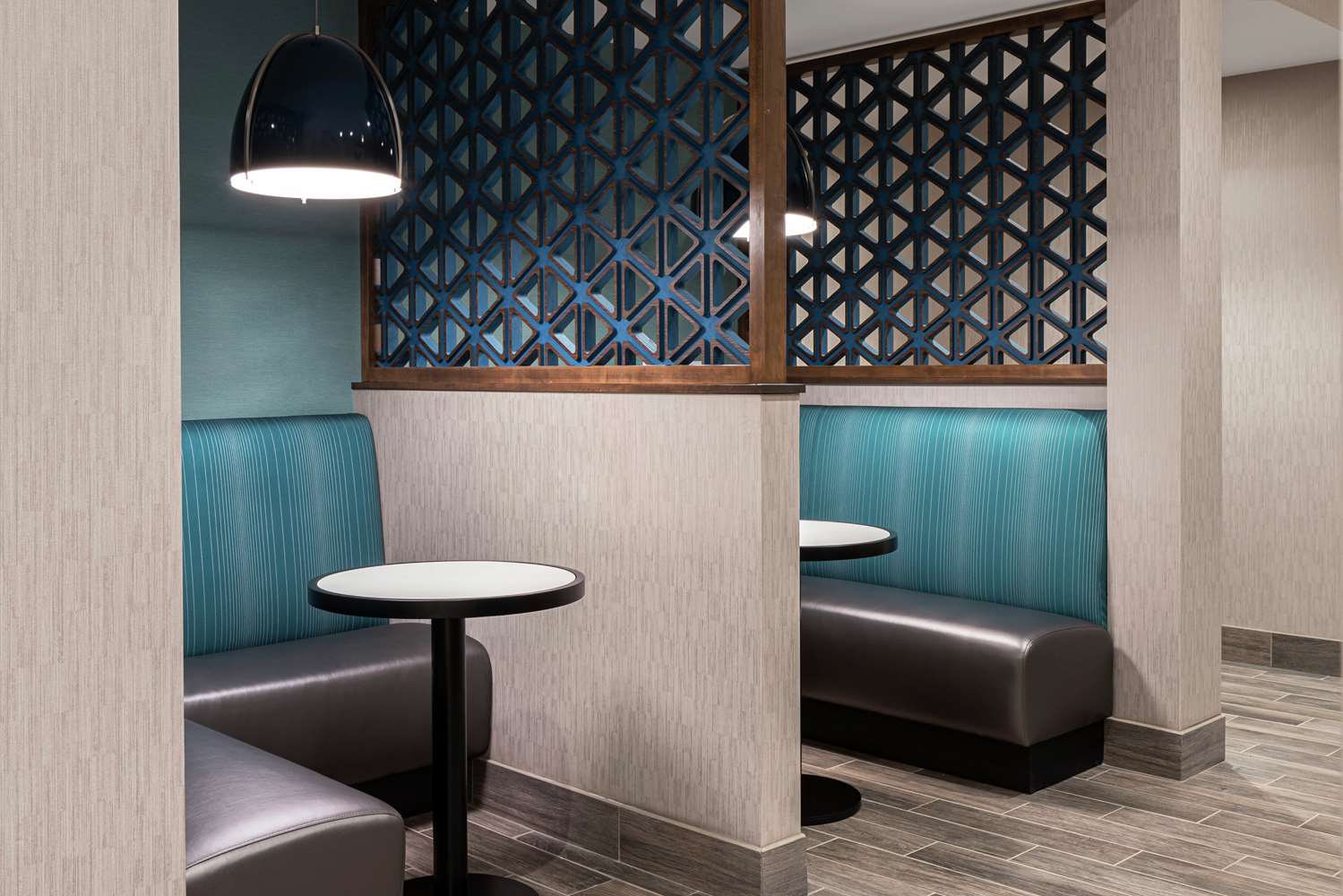 Фото Hampton Inn & Suites Bridgeview Chicago