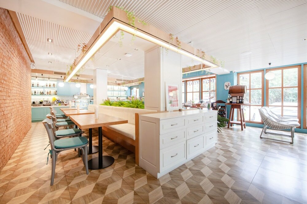 Фото Blooming Hill Boutique Suites