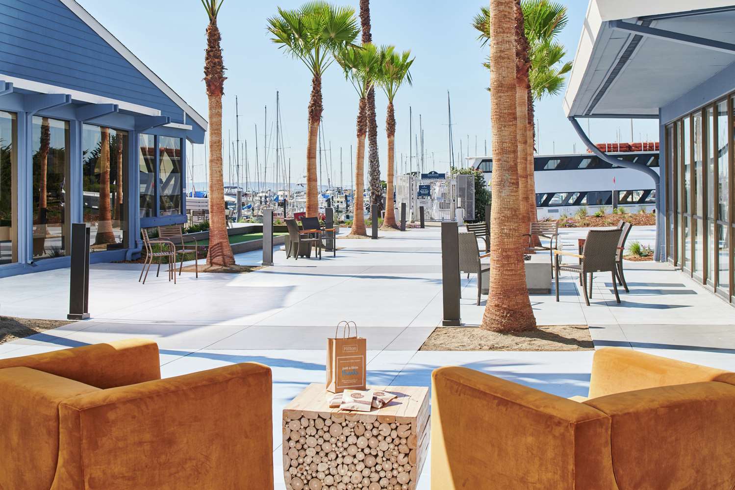 Фото DoubleTree by Hilton Hotel Berkeley Marina