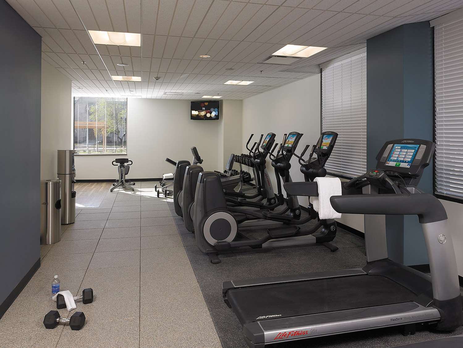 Фото The Strathallan Rochester Hotel & Spa- A DoubleTree by Hilton