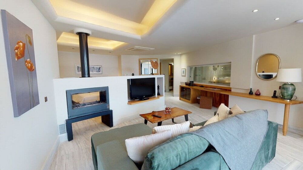 Фото Valeni Boutique Hotel