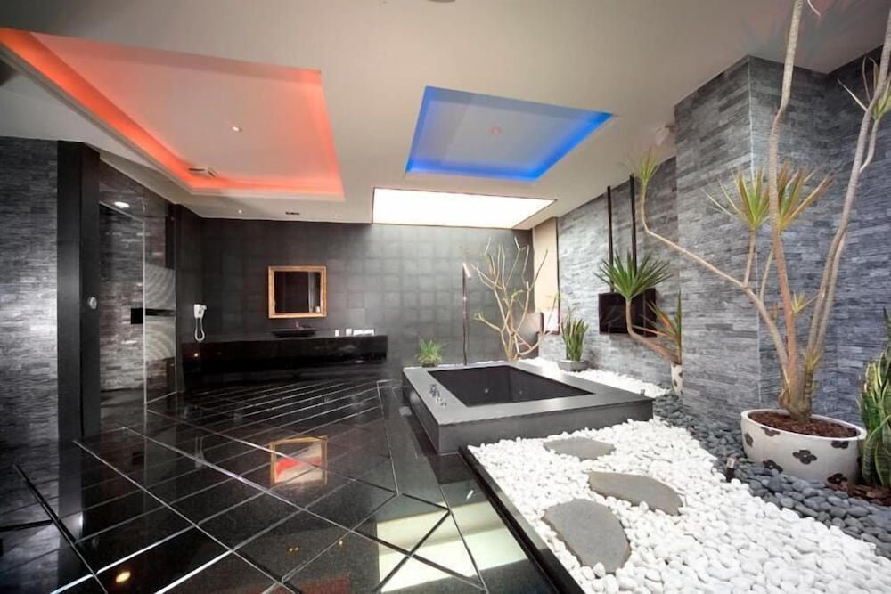 Фото Yenjim Motel