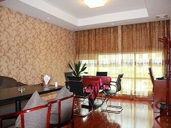 Фото GreenTree Eastern Quzhou Hewu Road Hotel