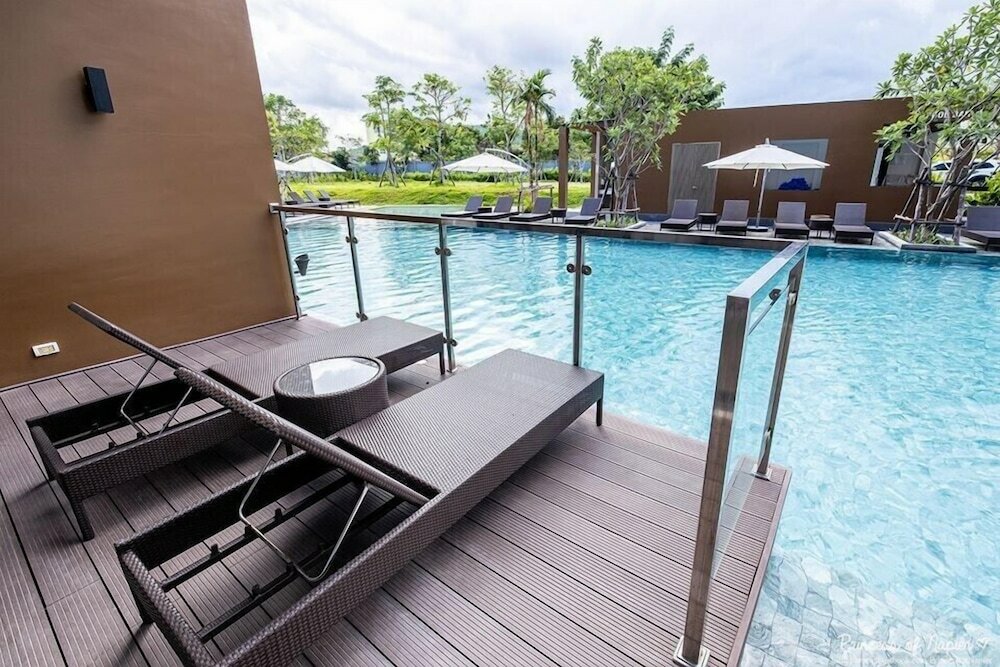 Фото Isanook Hua Hin Resort & Suites