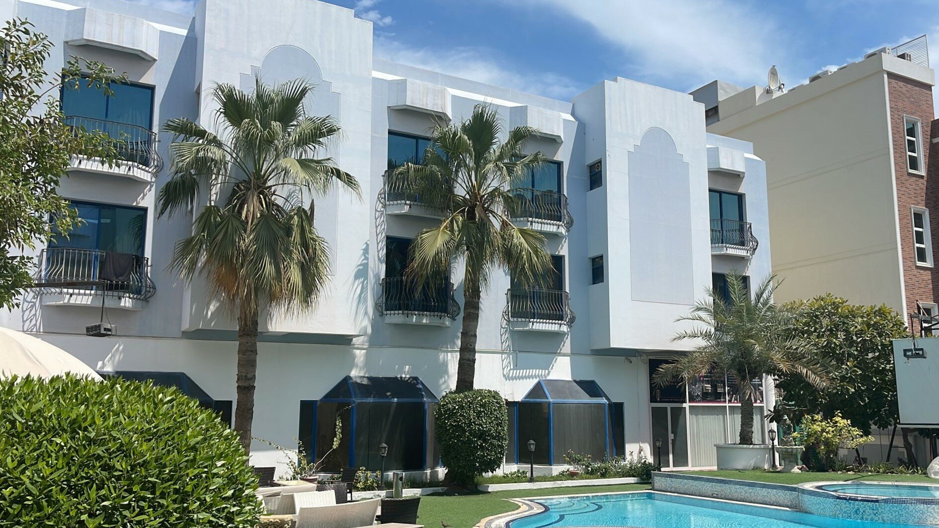 Фото Majestic Hotel