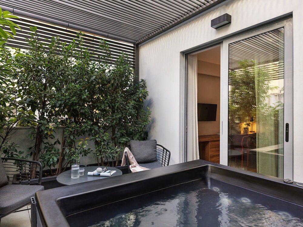 Фото The Newel Acropolis