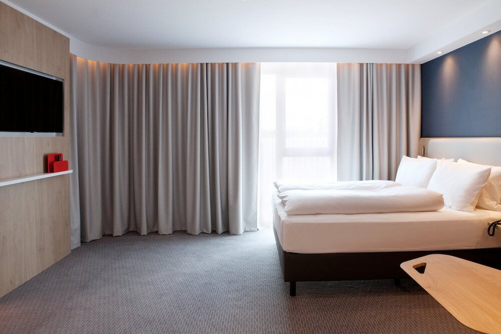 Фото Holiday Inn Express Furth, an Ihg Hotel