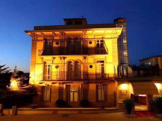 Фото Hotel Villa Traiano