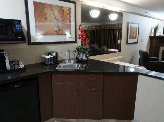 Фото Ramada by Wyndham Weyburn