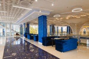 Skyline Plaza