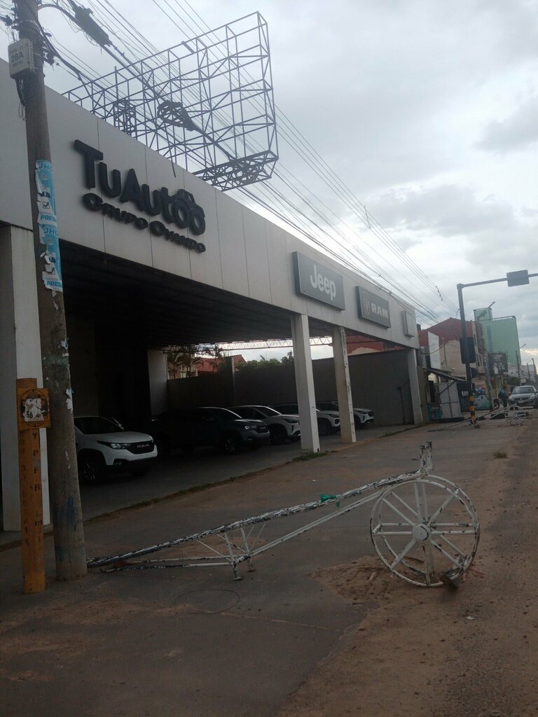 Car dealership TuAutoo, Santa Cruz de la Sierra, photo