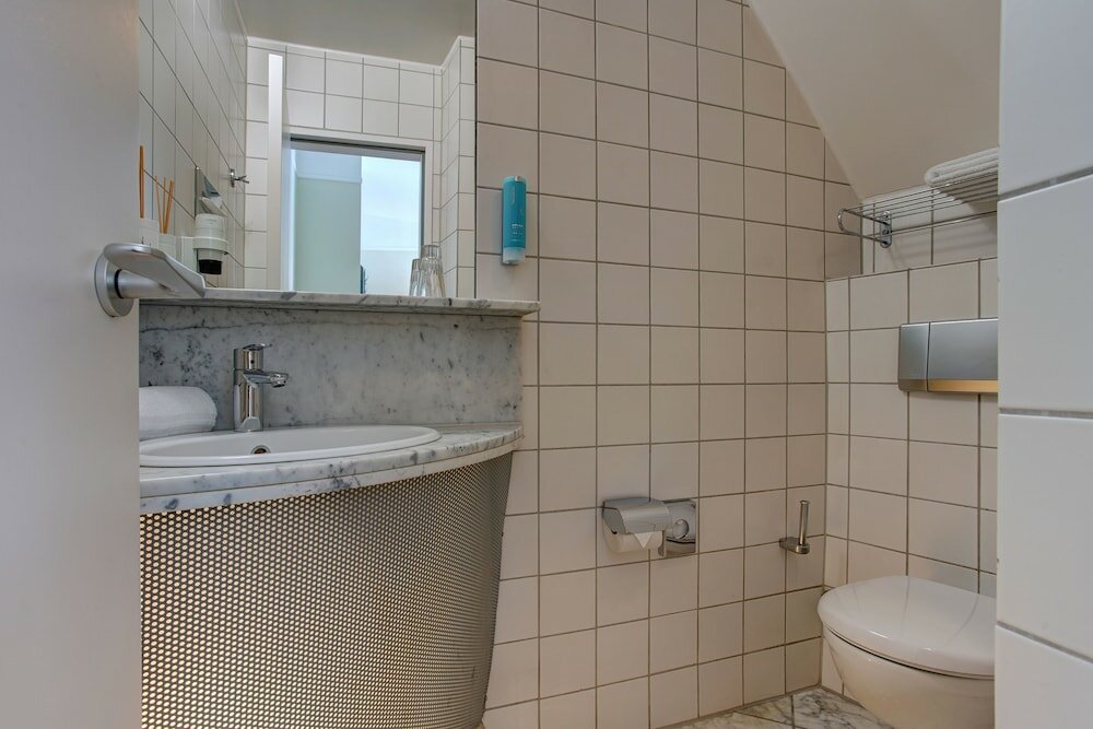 Фото Premier Inn Koeln City Centre