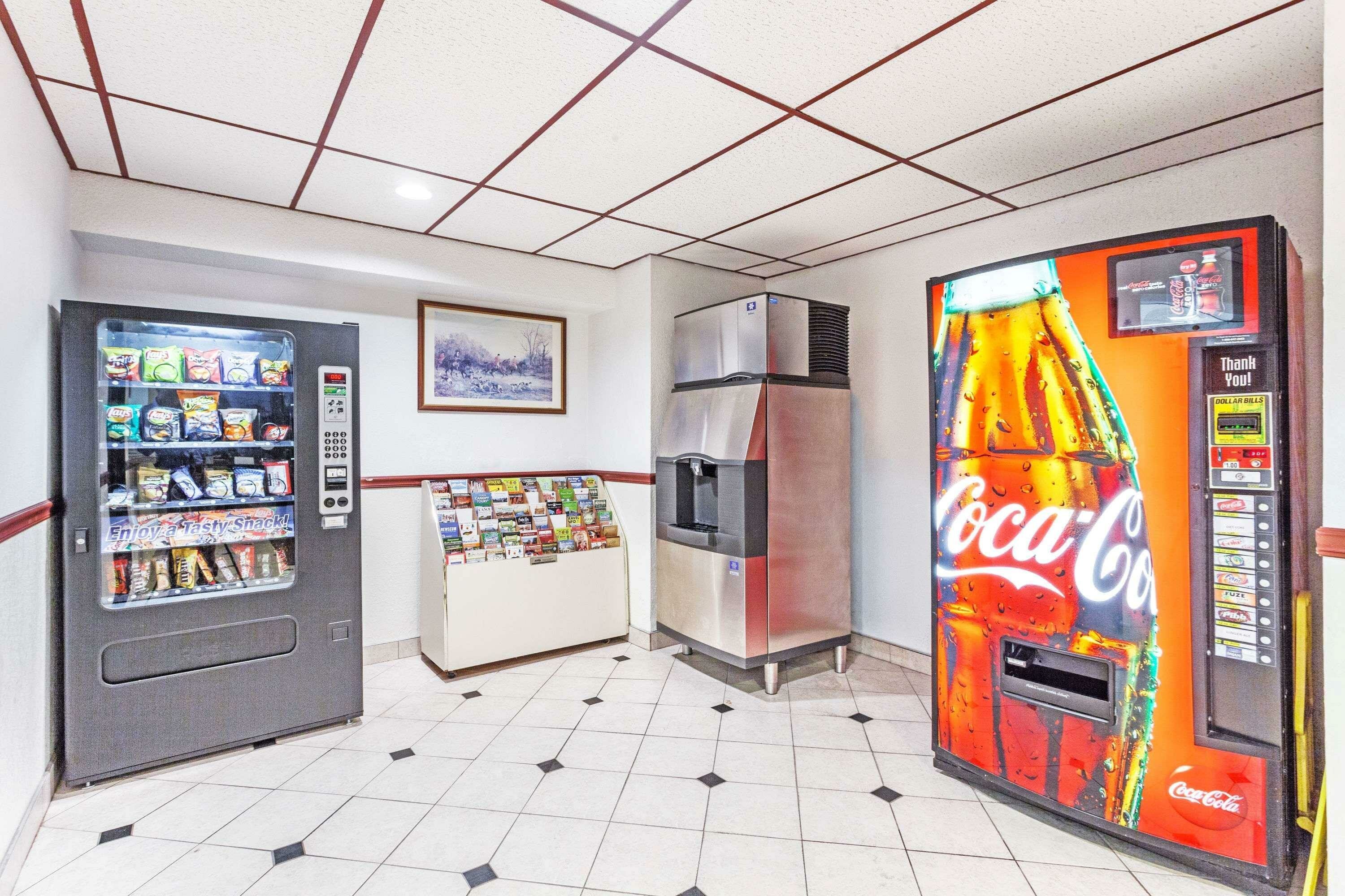 Фото Super 8 by Wyndham Winchester Va