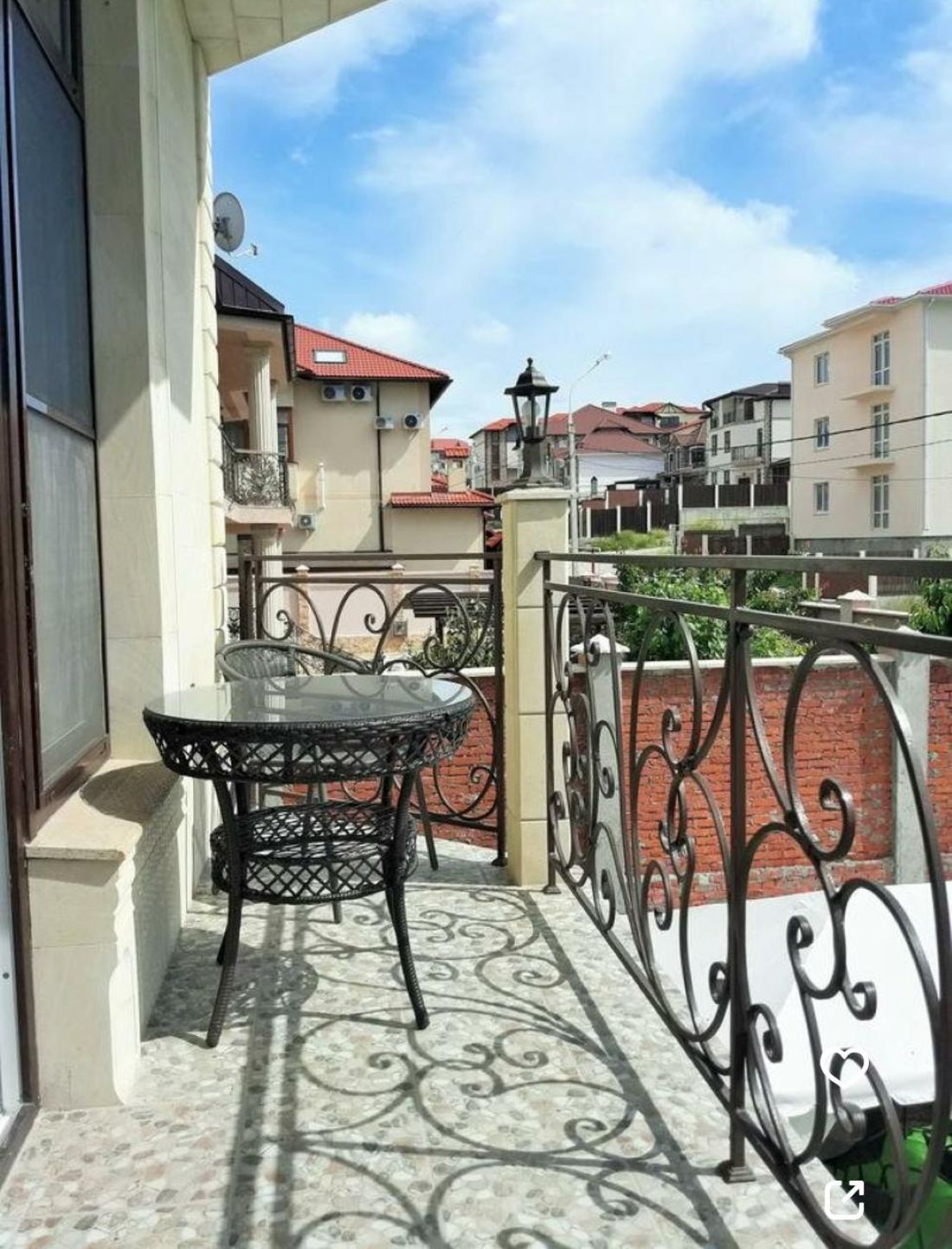 Фото Санни Хаус