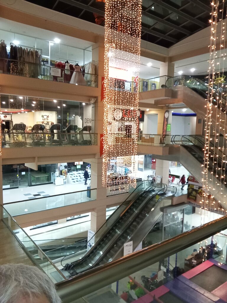 Shopping mall White Corner Alıshverish Ve Yasham Merkezi, Istanbul, photo