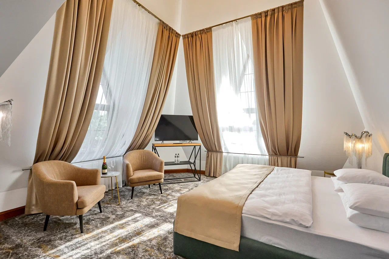 Фото Монополь