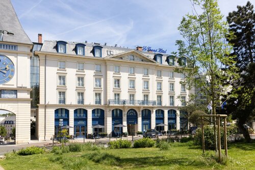Гостиница Plessis Grand Hôtel в Кламаре