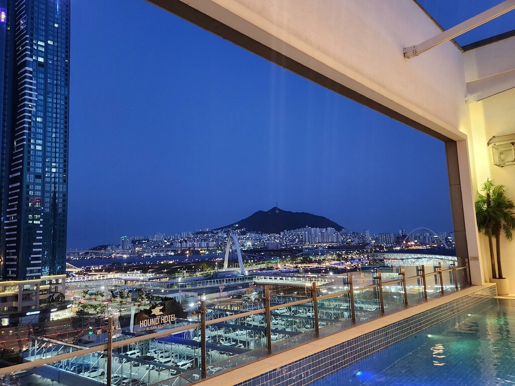 Гостиница Hound Hotel Busan Station, Пусан, фото