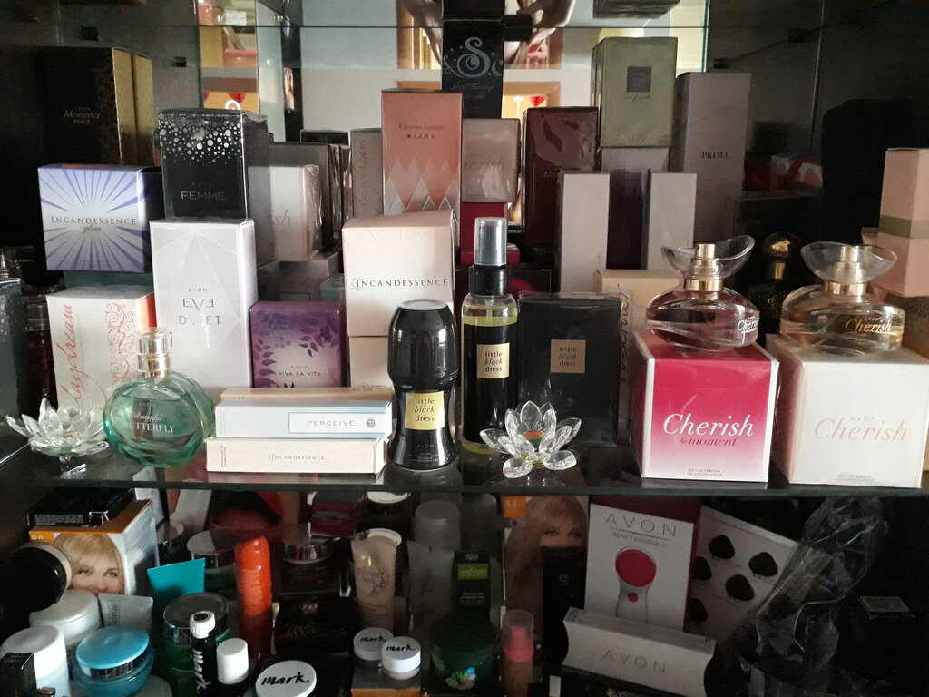 Perfume and cosmetic company Avon centr, Kursk, photo