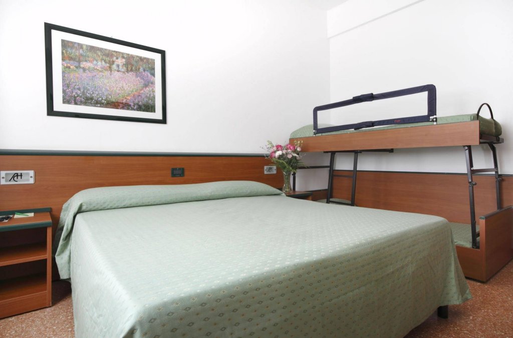 Фото Hotel Adriana