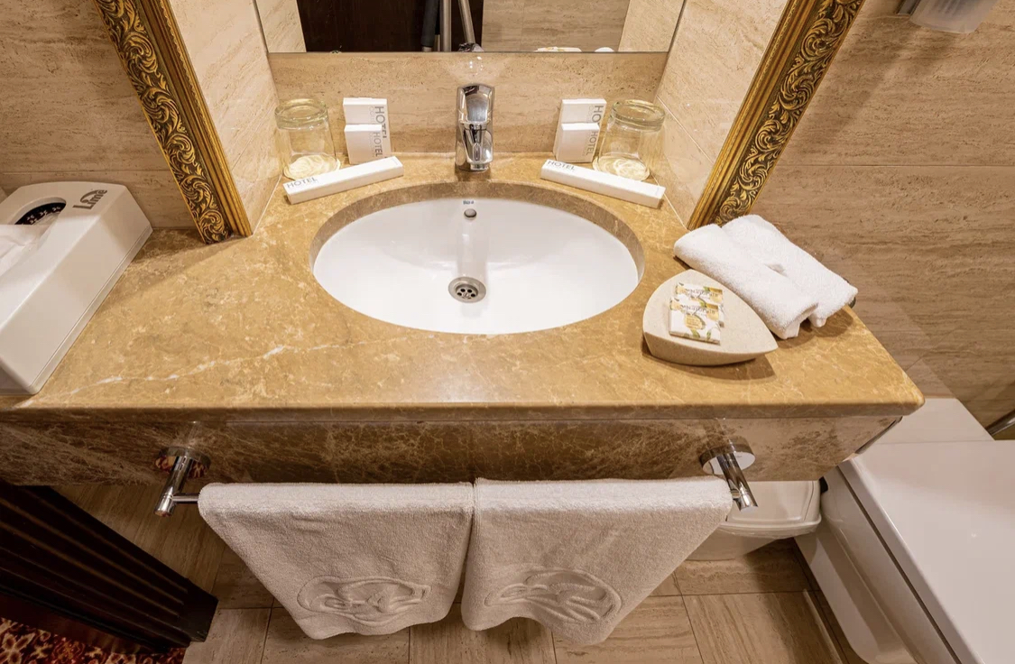 Фото Атташе