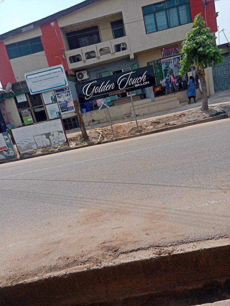 Beauty salon Goldentouch, Accra, photo