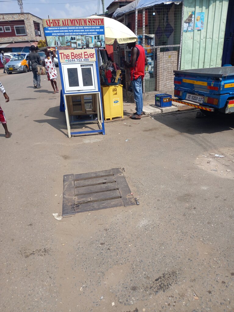 Metal structures The Best Ever, Accra, photo