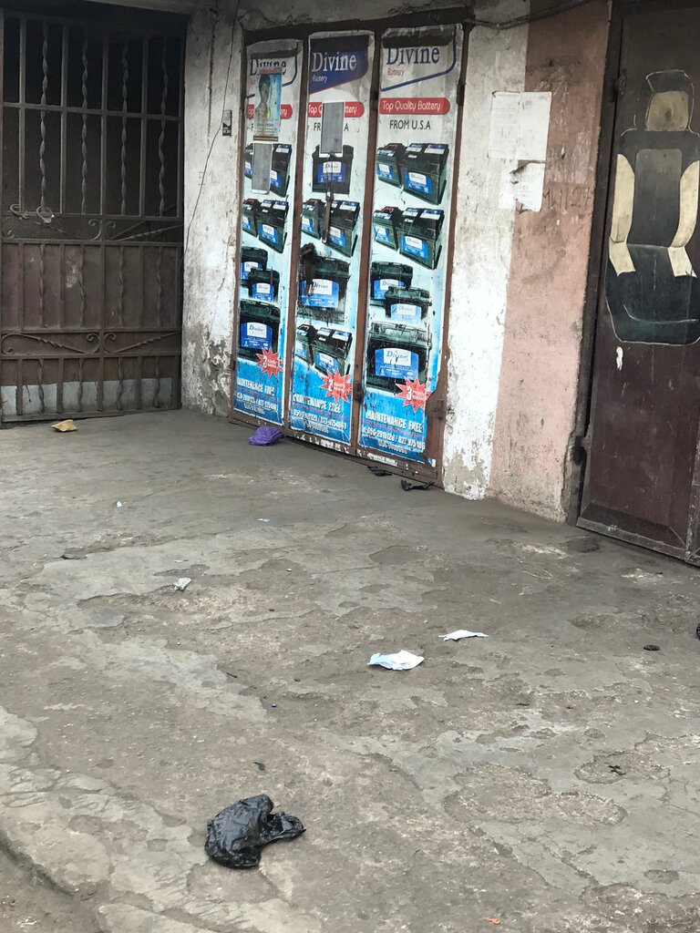Auto parts and auto goods store Divine Battery, Accra, photo