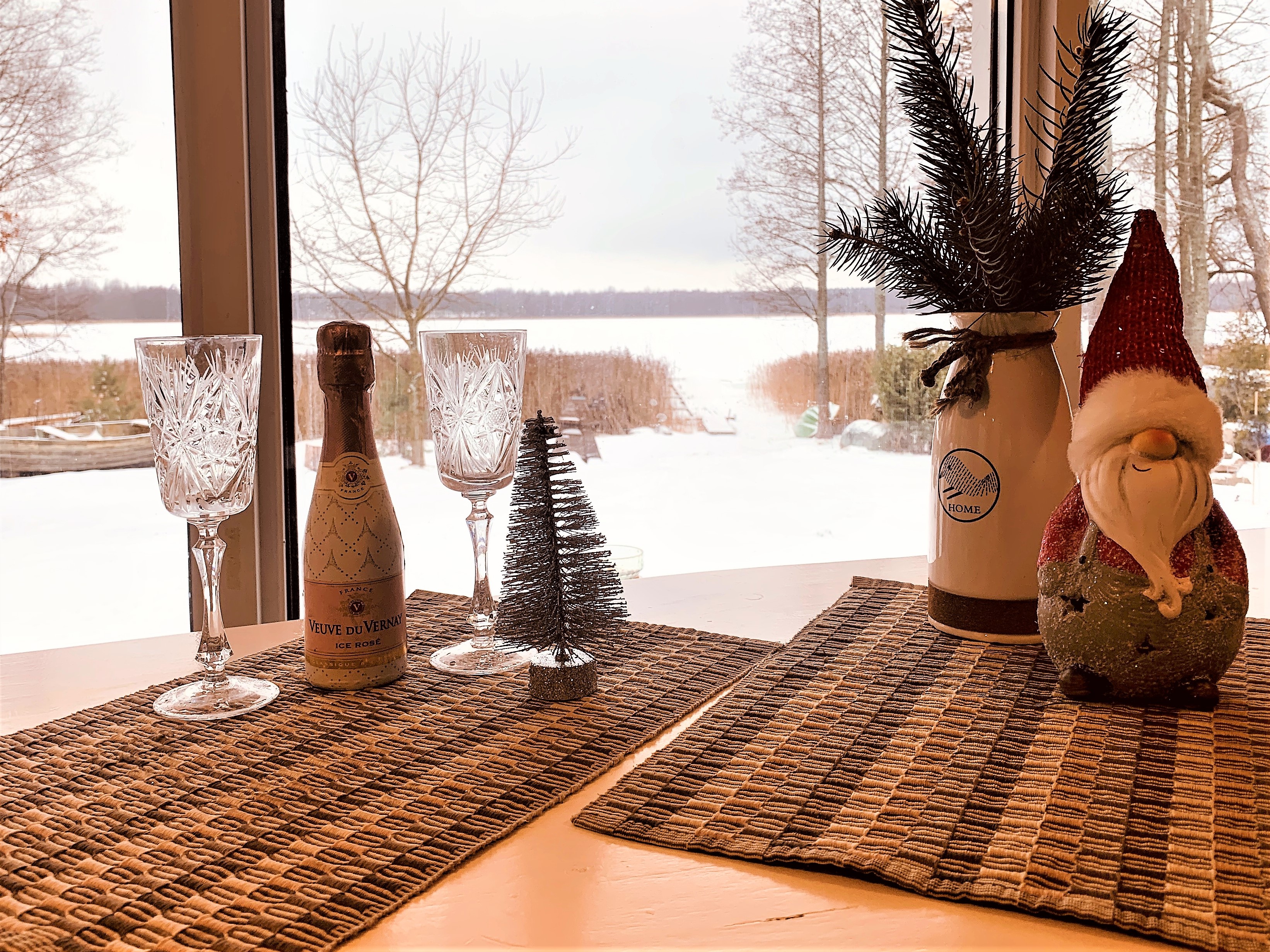 Фото Домик у озера