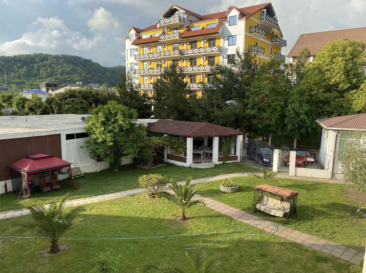 Фото отеля 1