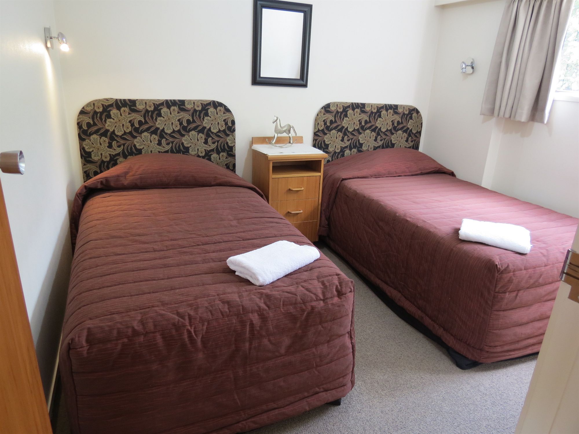 Фото Beetham Park Motel