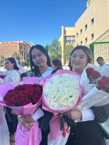 Менің әйелімді екі ер адам ұрсып жатыр