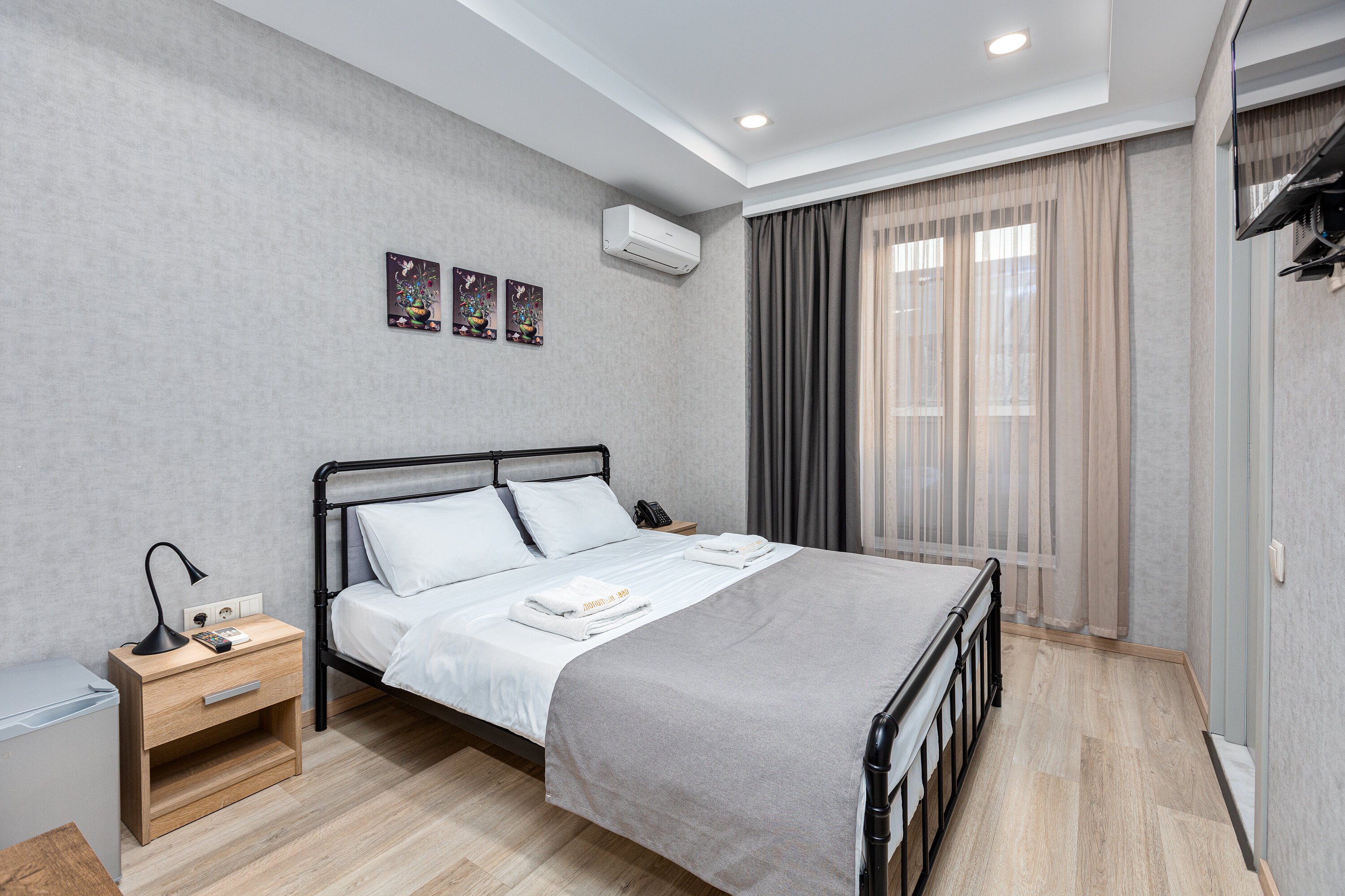 Фото Monument 1880