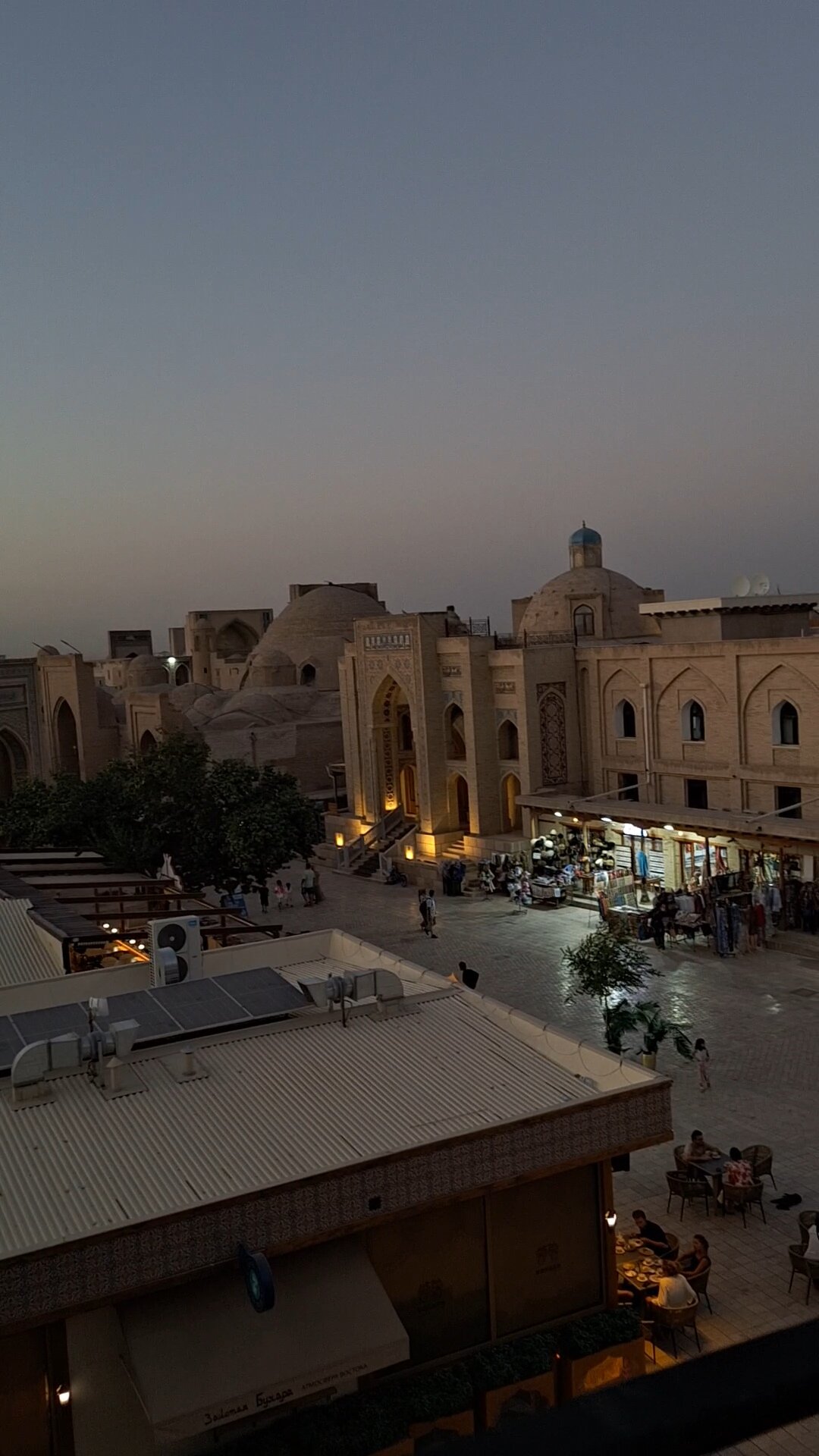 Фото Suzangaron Hotel