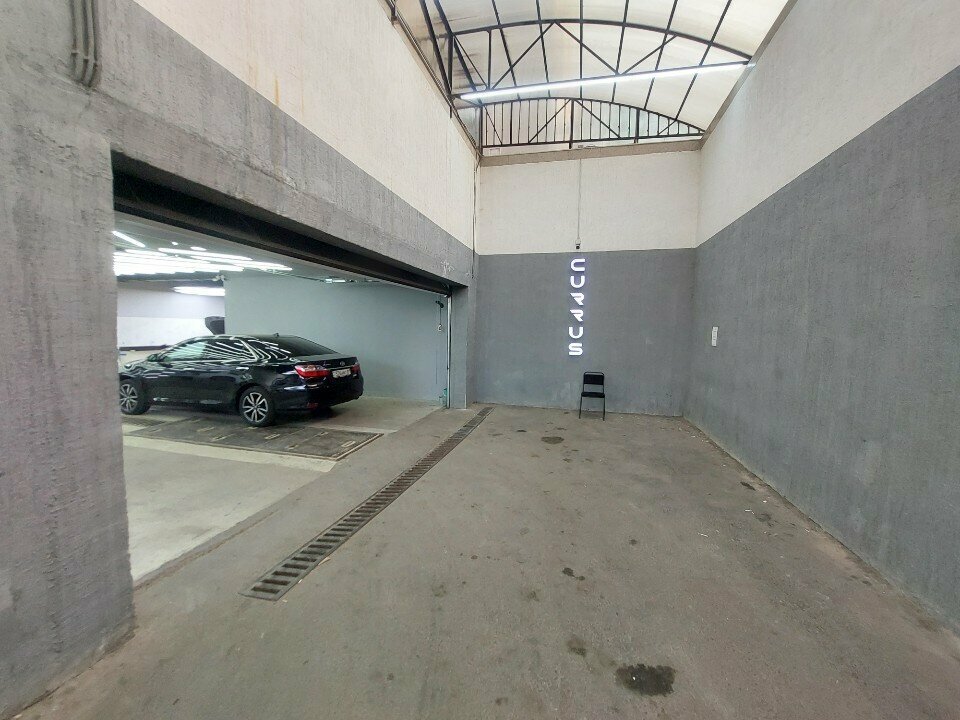 Car dealership Currus, Astana, photo