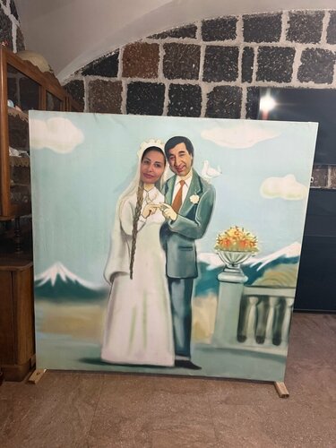 Yigit etuk qoshnining etagiga chiqdi.