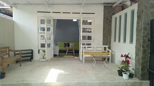 Гостиница Abrisam Shareeah Family Homestay в Джокьякарте