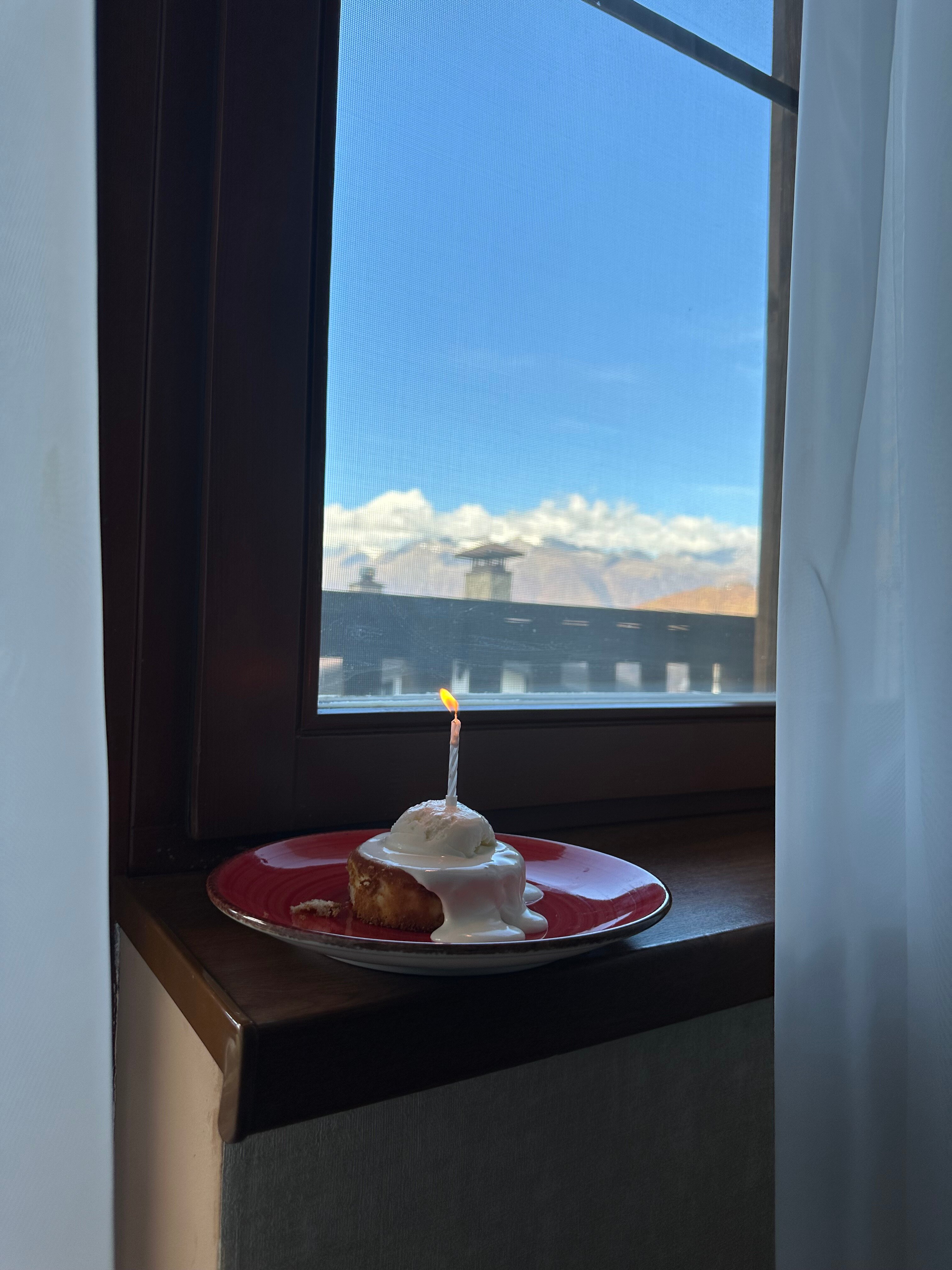 Фото Роза Шале