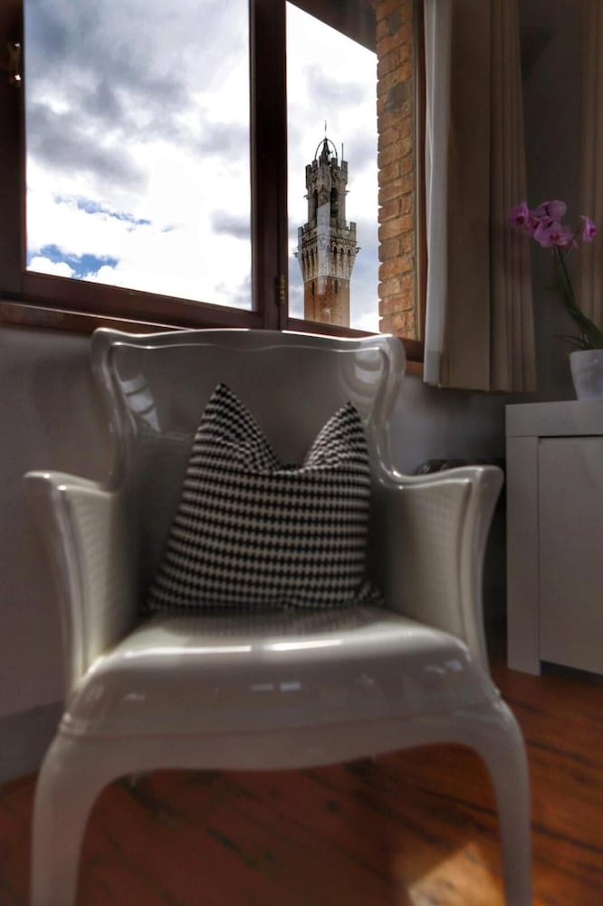 Фото B&b Le Logge Luxury Rooms