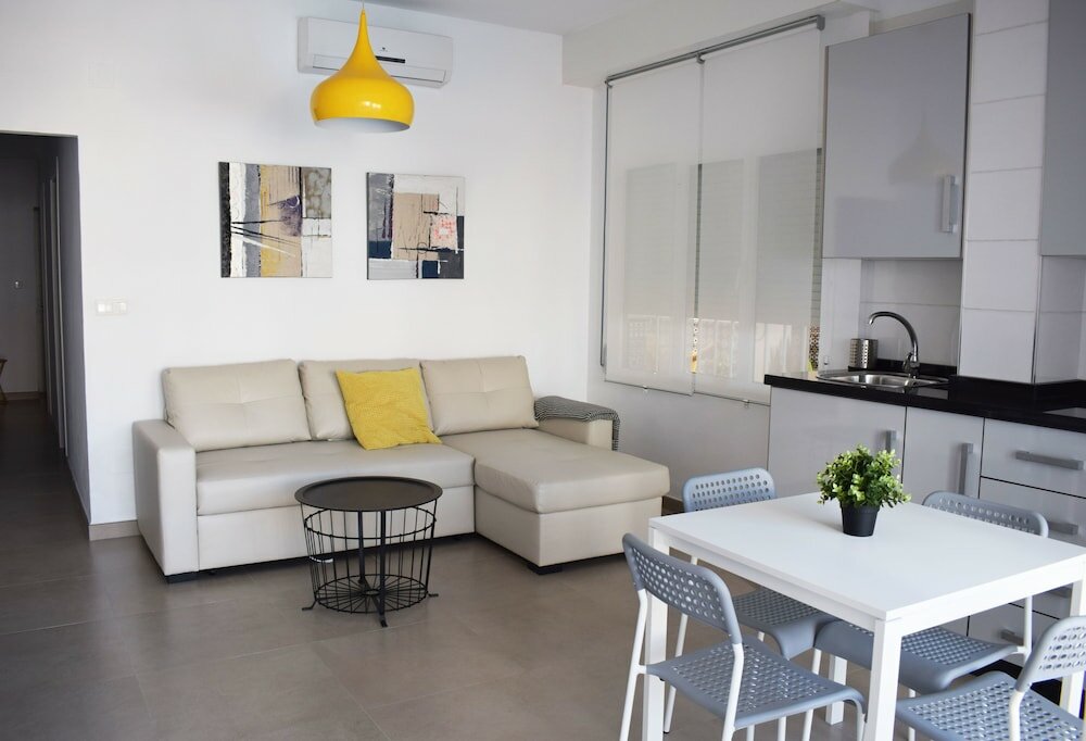 Фото Apartamentos El Jardin