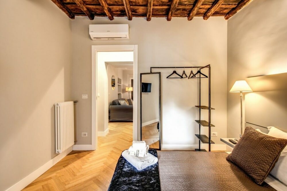 Фото Trevi Fountain Superior 3 bdr apartment