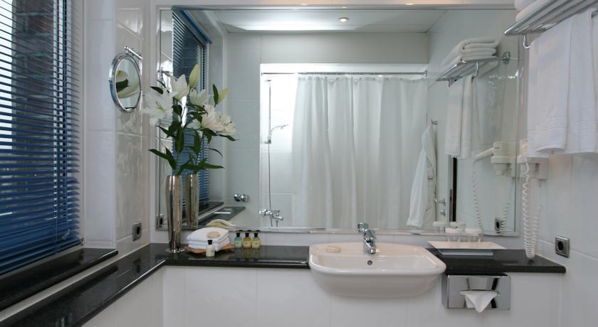 Фото Crowne Plaza City Alster